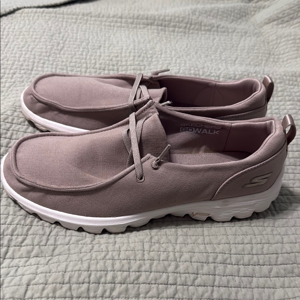 Skechers Women's  Go Walk Slip-On Sneakers